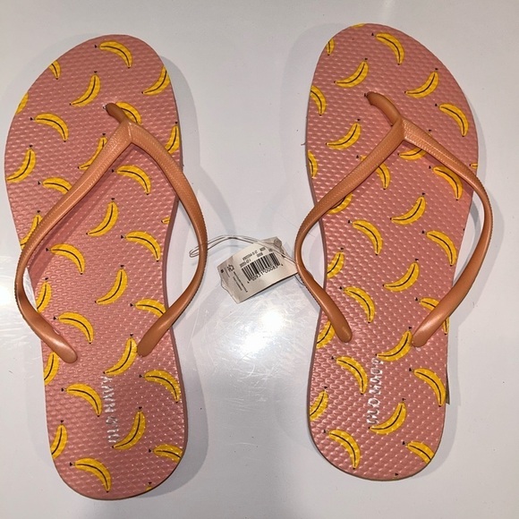 Old Navy Pink Banana Flip Flops - Picture 1 of 3